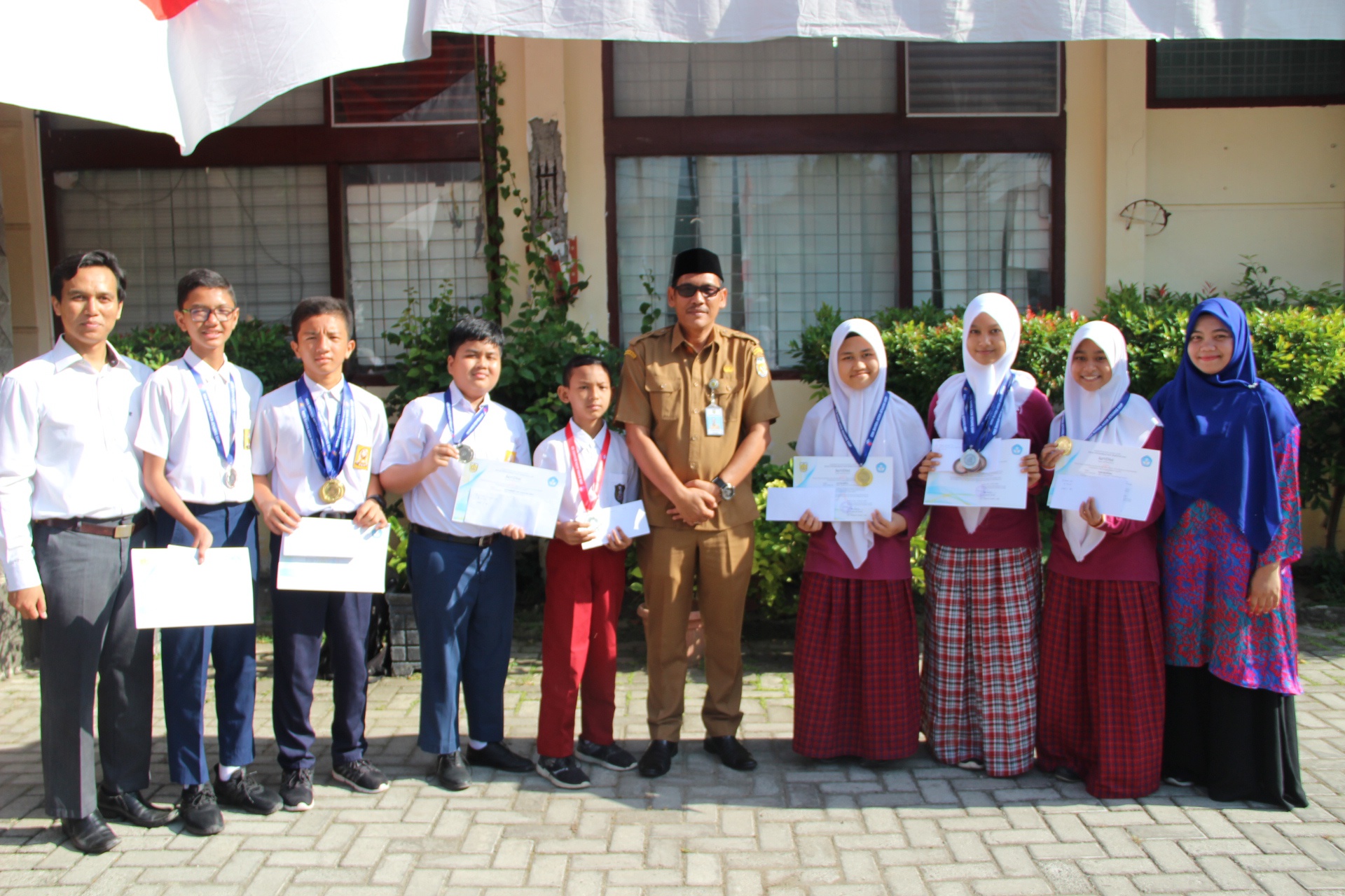 The Head of Education and Culture Department of Banda Aceh invites the winners of OSN, O2SN, and FLS2N 2019
