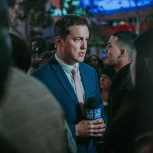 journalism_blog_reporter_broadcast